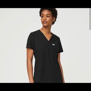 One pocket digs scrub top